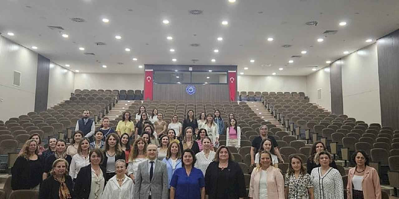 Hemşirelik Fakültesinde 'Bilimsel Yayın Sürecinde Kolaylaştırıcılar' konuşuldu