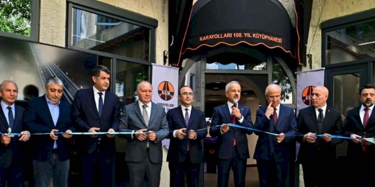 Karayolları arşivi 100. Yıl Kütüphanesi'nde buluştu