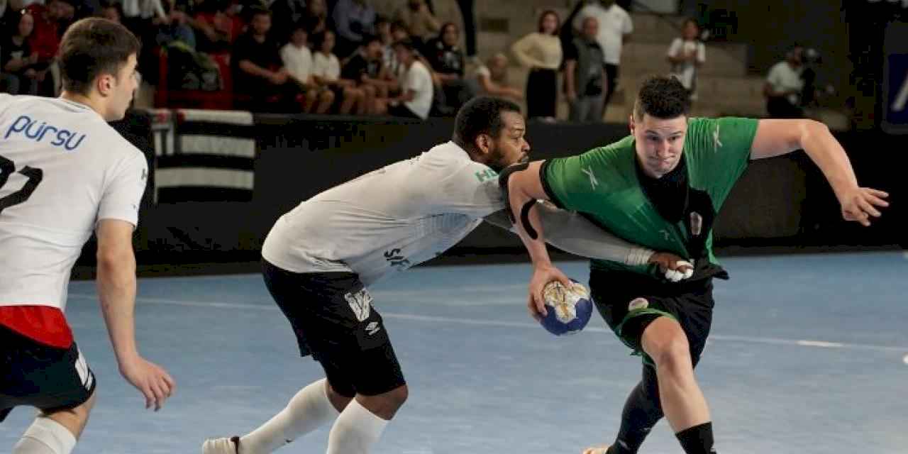 Erkekler Final'de Beşiktaş Safi Çimento öne geçti