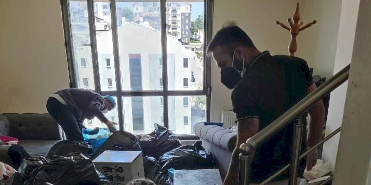 Nilüfer’deki evden 8 ton çöp çıktı