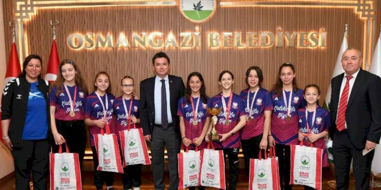 Bursa Osmangazili şampiyonlardan Başkan Aydın’a ziyaret