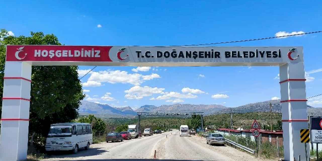 Doğanşehir'in giriş takı yenilendi