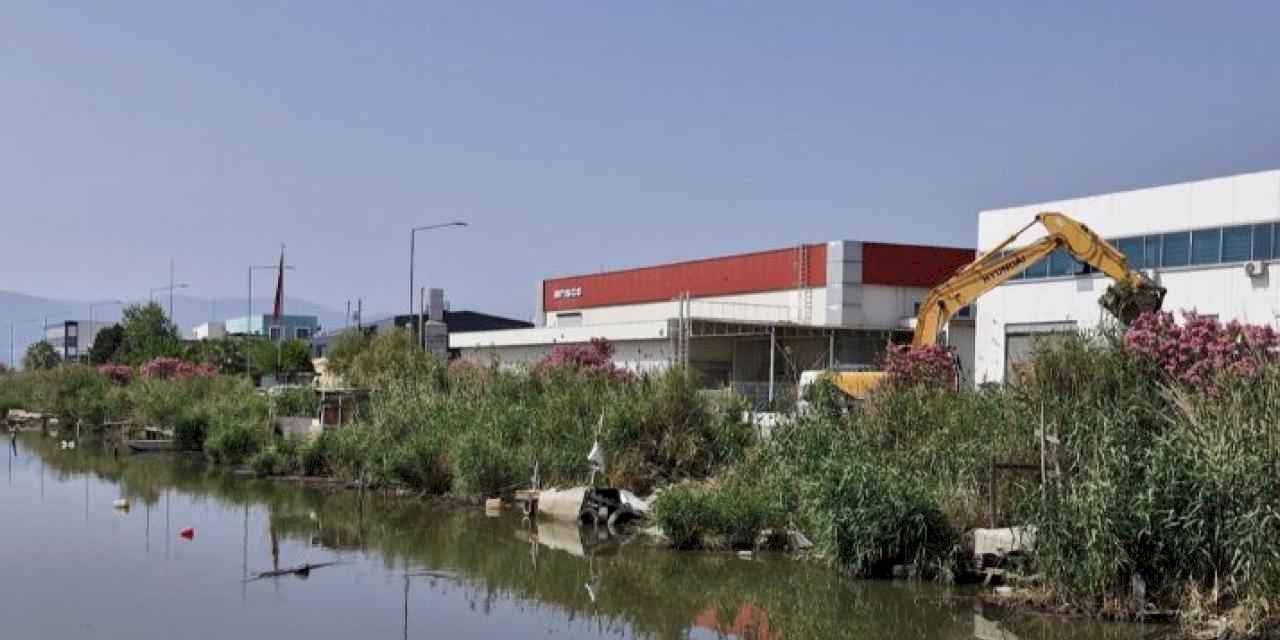 İzmir Çiğli'den kaçak barınak ve iskeleye sıfır taviz!