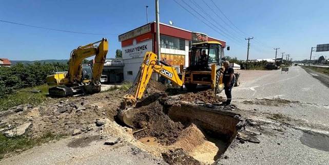 Sakarya'da 7 mahalleye içme suyu ileten hat bir günde yenilendi