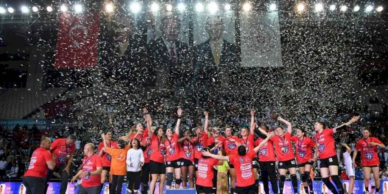 Kastamonu ve Konyaaltı belediye başkanlarına çağrı