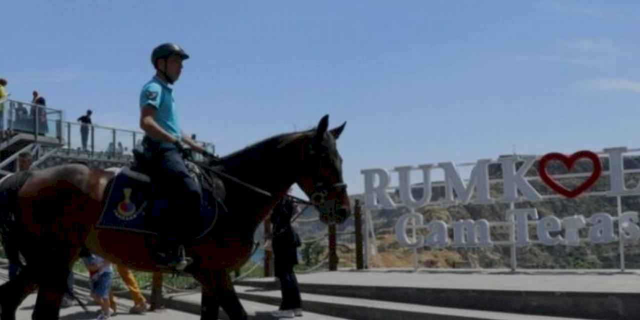 Atlı Jandarma Birlikleri Turistik Yerlerde Devriye gerçekleştirdi
