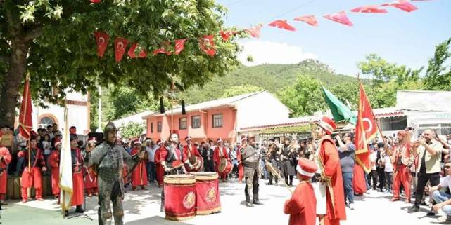 Bursa Barakfakih’te geleneksel pilav günü