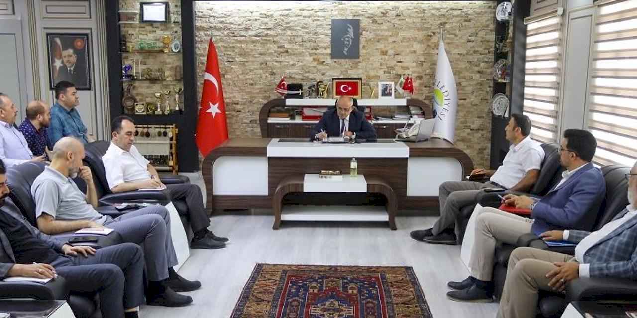 Başkan Öztürk birim müdürleriyle toplantı yaptı