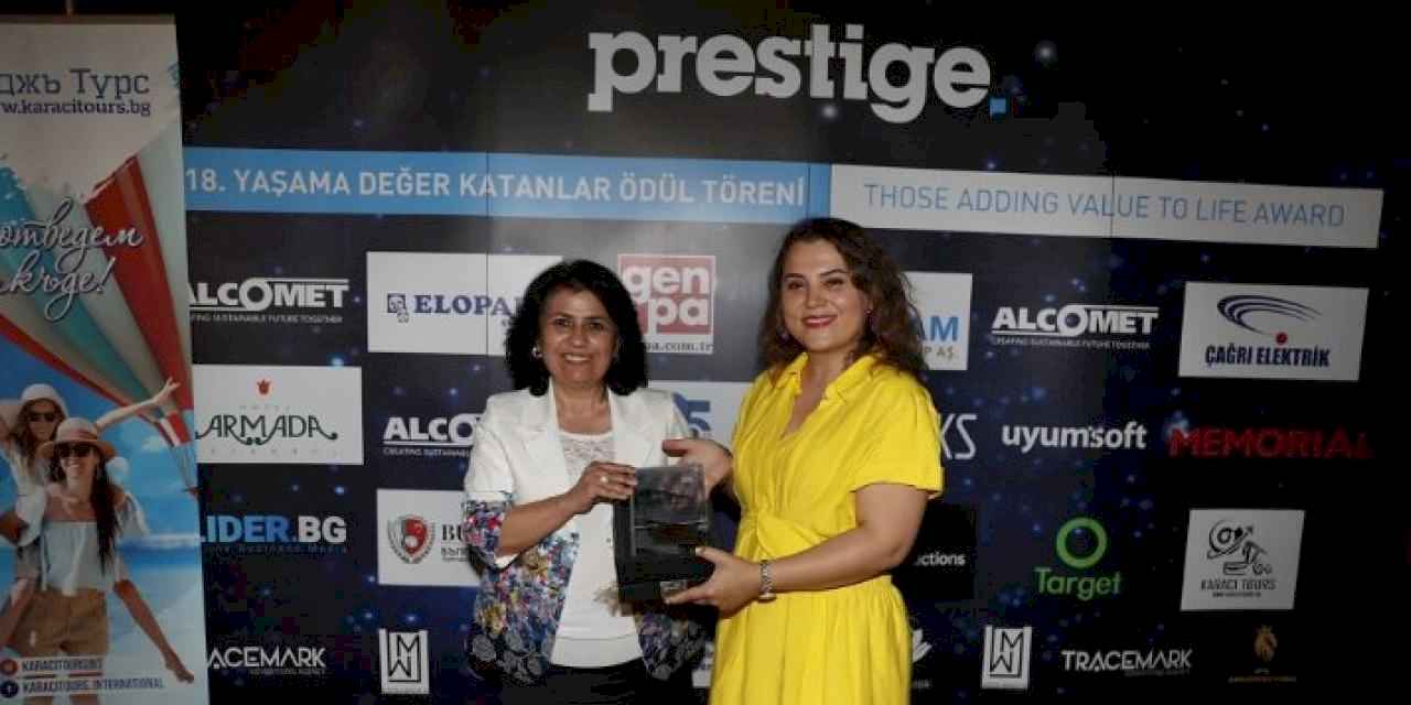 Başkan Hürriyet, 'Yaşama Değer Katanlar' ödülü aldı