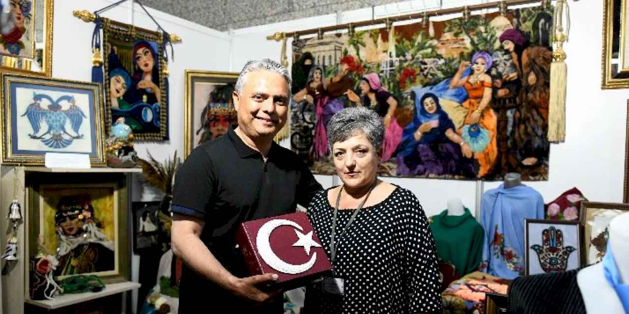 Üreten Eller Sergisi Cam Piramit'te