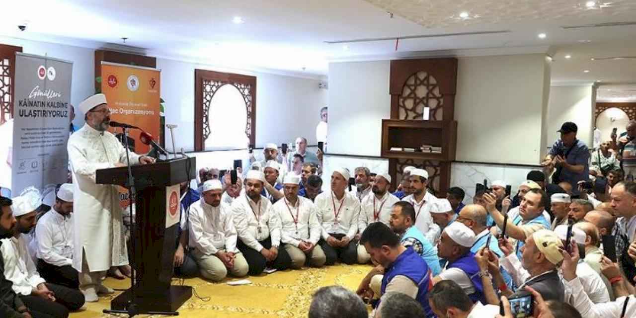 Prof. Dr. Erbaş Mekke'de Türk hacı adaylarıyla buluştu