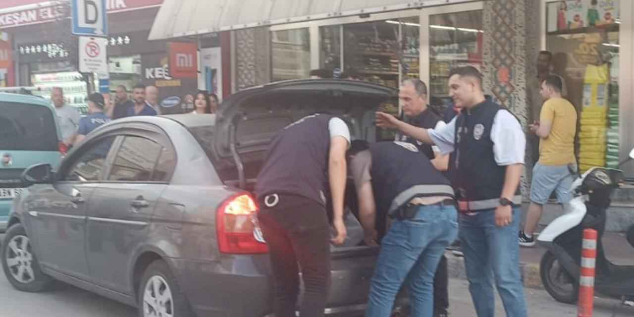 Keşan'da şok uygulamada uyuşturucu ve göçmen kaçakçısı yakalandı