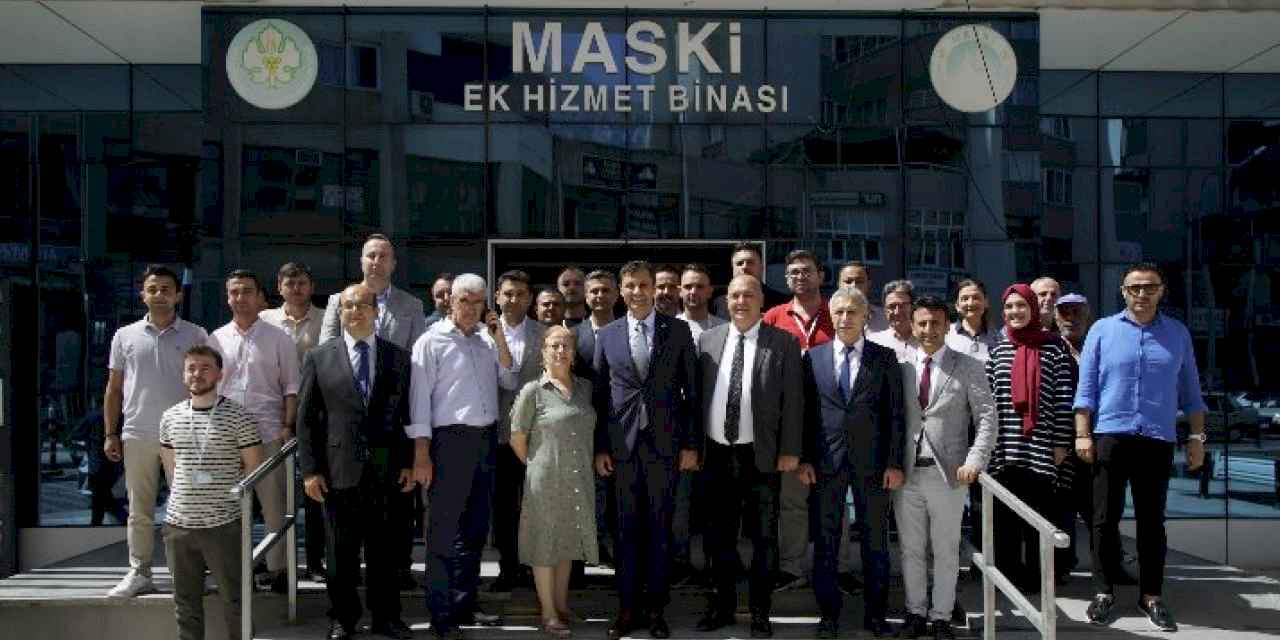 Başkan Zeyrek, mesai arkadaşlarının bayramını kutladı