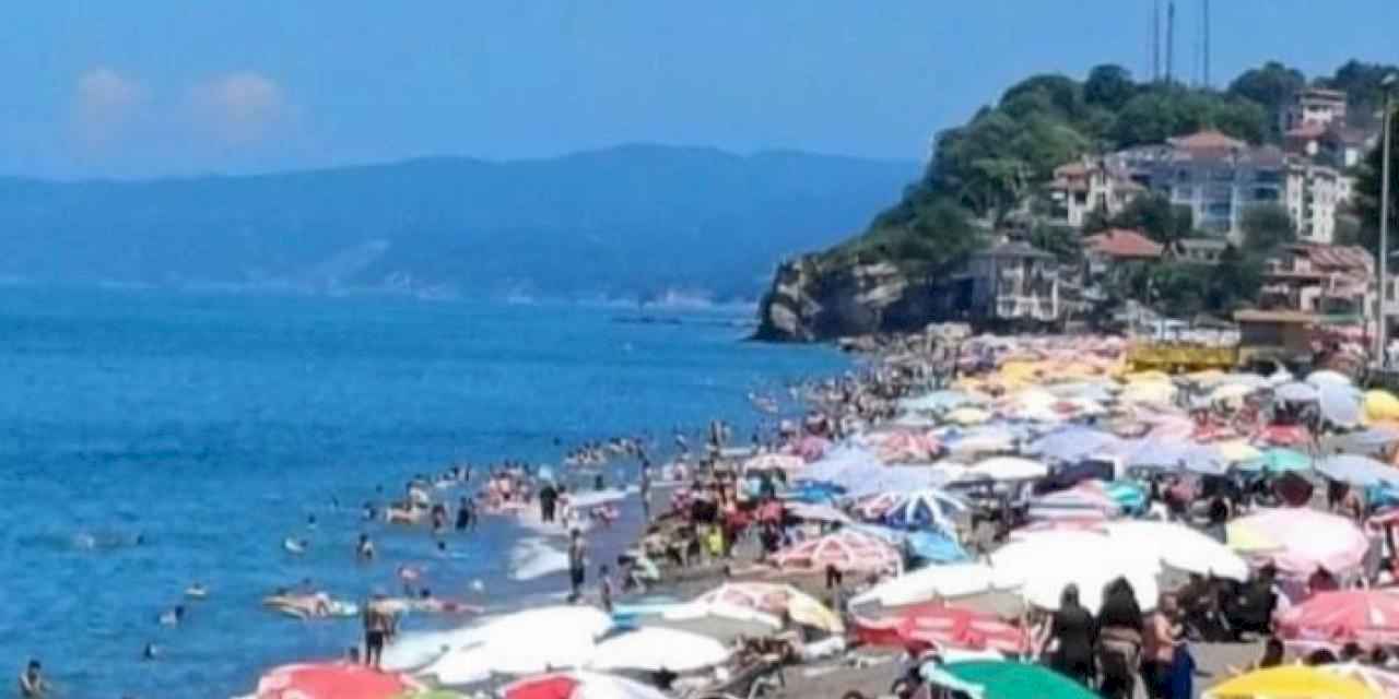 Düzce Akçakoca sahilinde bayramı yoğunluğu
