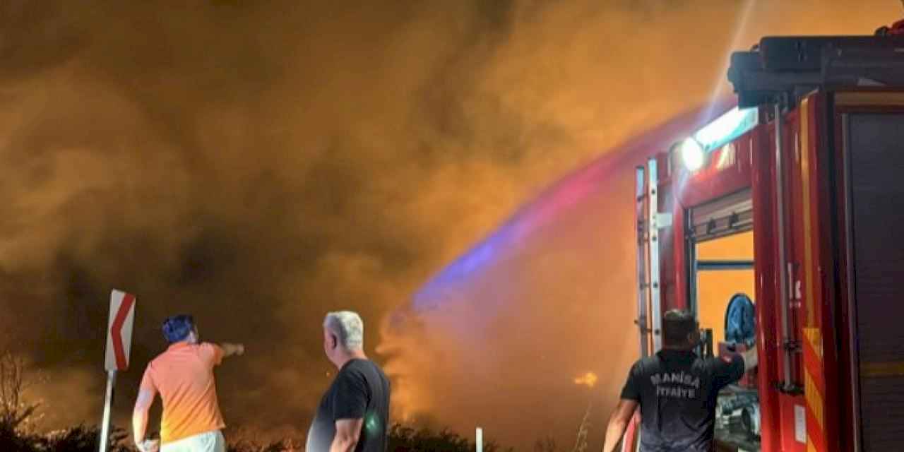Manisa Akhisar'da korkutan yangın kontrol altında