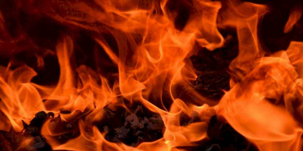 Düzce İtfaiyesi aynı anda 3 yangına müdahale etti