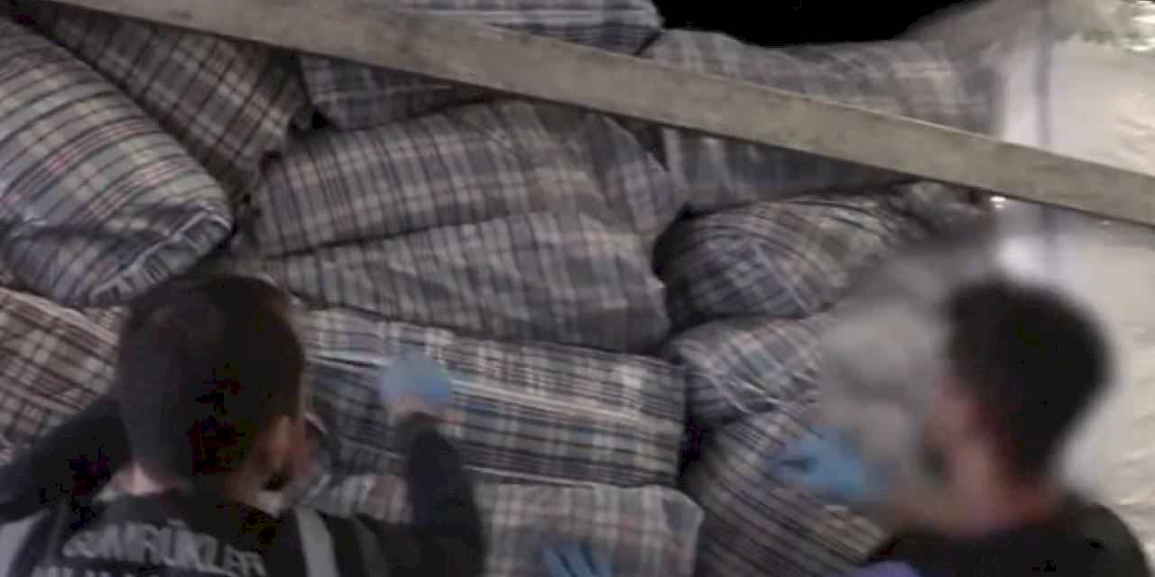 Yüzlerce kilogram esrarı Türkiye'ye sokacaklardı... Gümrük Muhafaza geçit vermedi