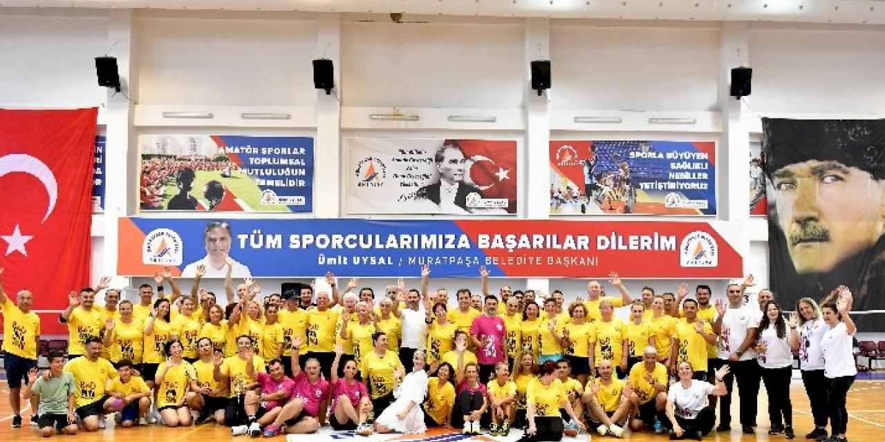 Veteranlar badminton şenliği başladı