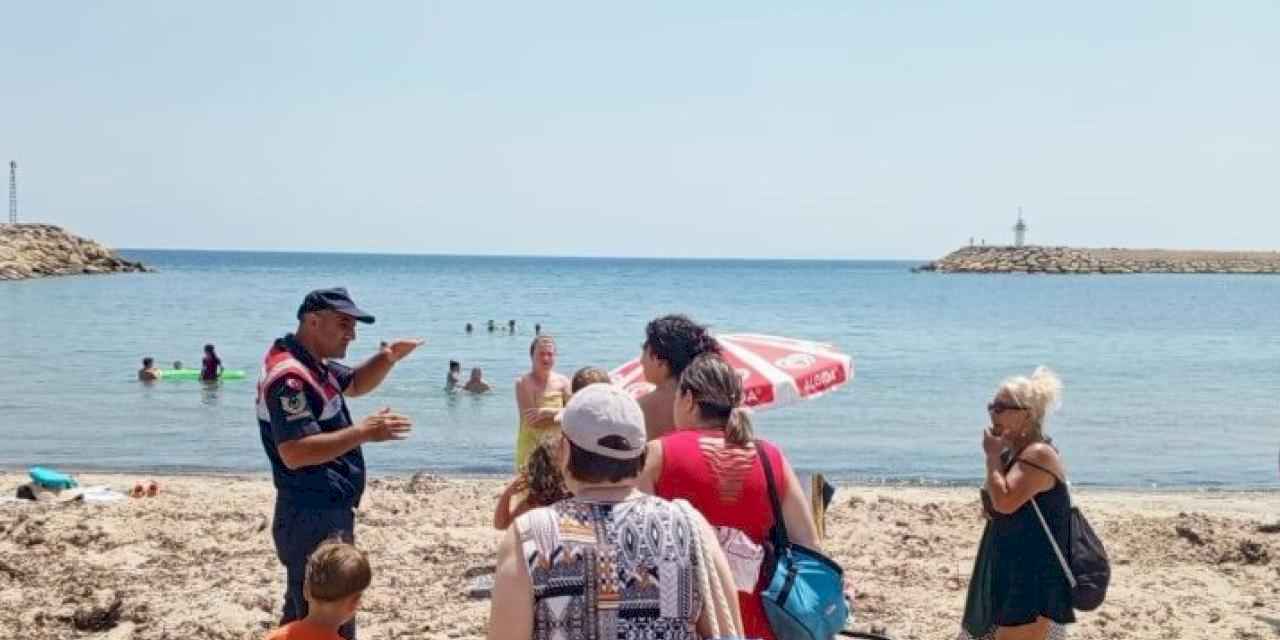 Jandarma Vakıf Sahili'nde boğulma riskine karşı uyarı yaptı