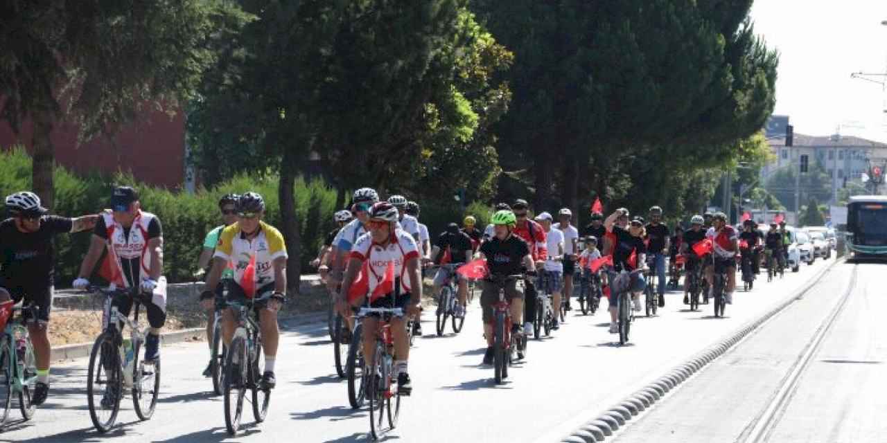 Bisiklet Korteji İzmit sokaklarına renk kattı