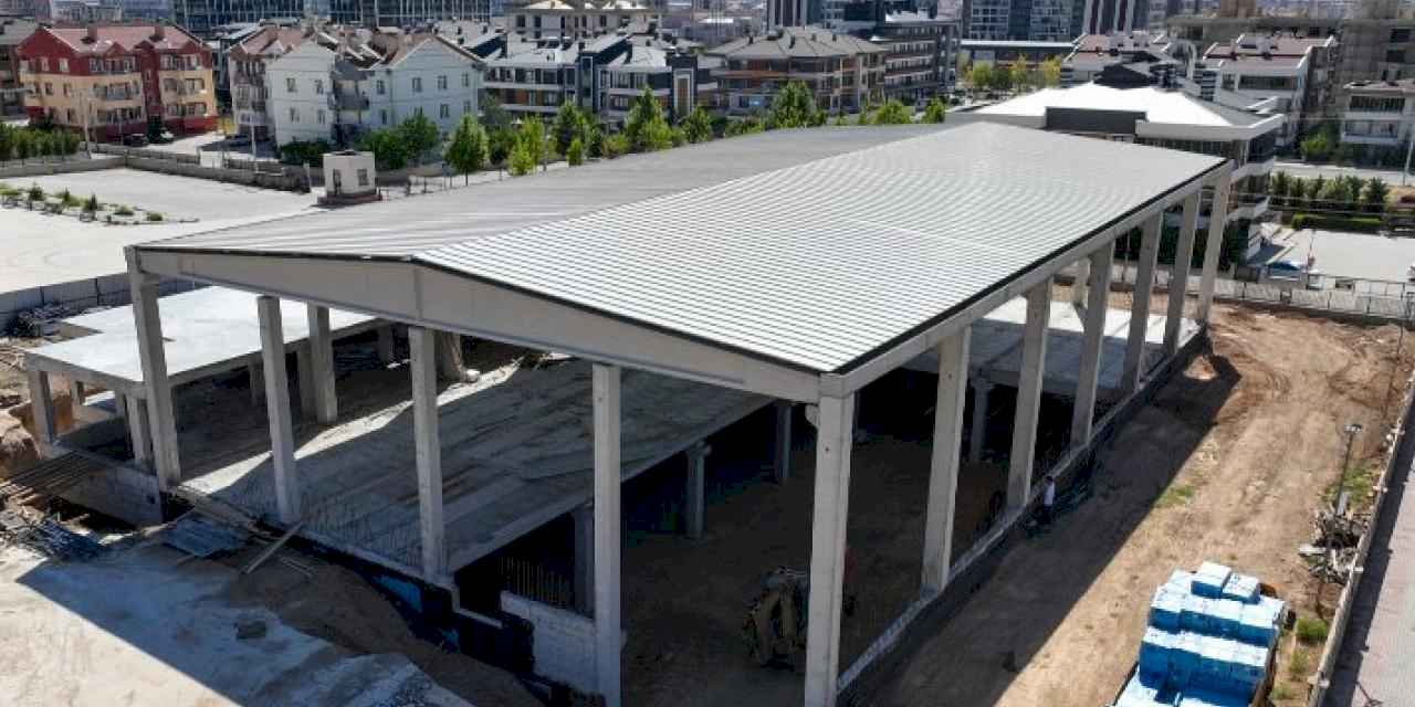 Konya Spor Lisesi’ne kapalı spor salonu ve suni çim saha kazandırılıyor