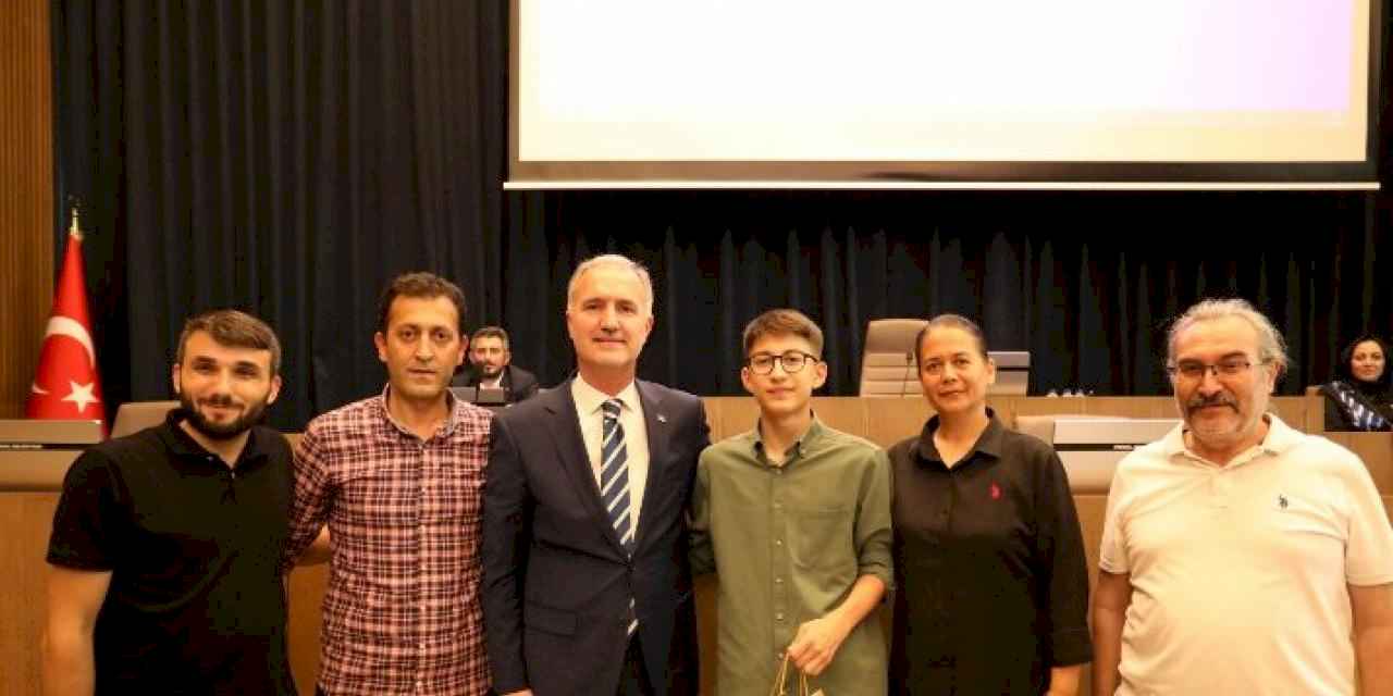 İnegöl’ün başarılı gençleri mecliste