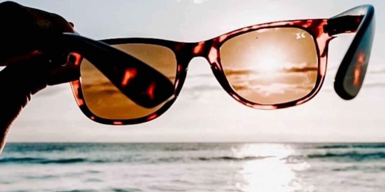 Çocukların gözlerini güneşten koruyun