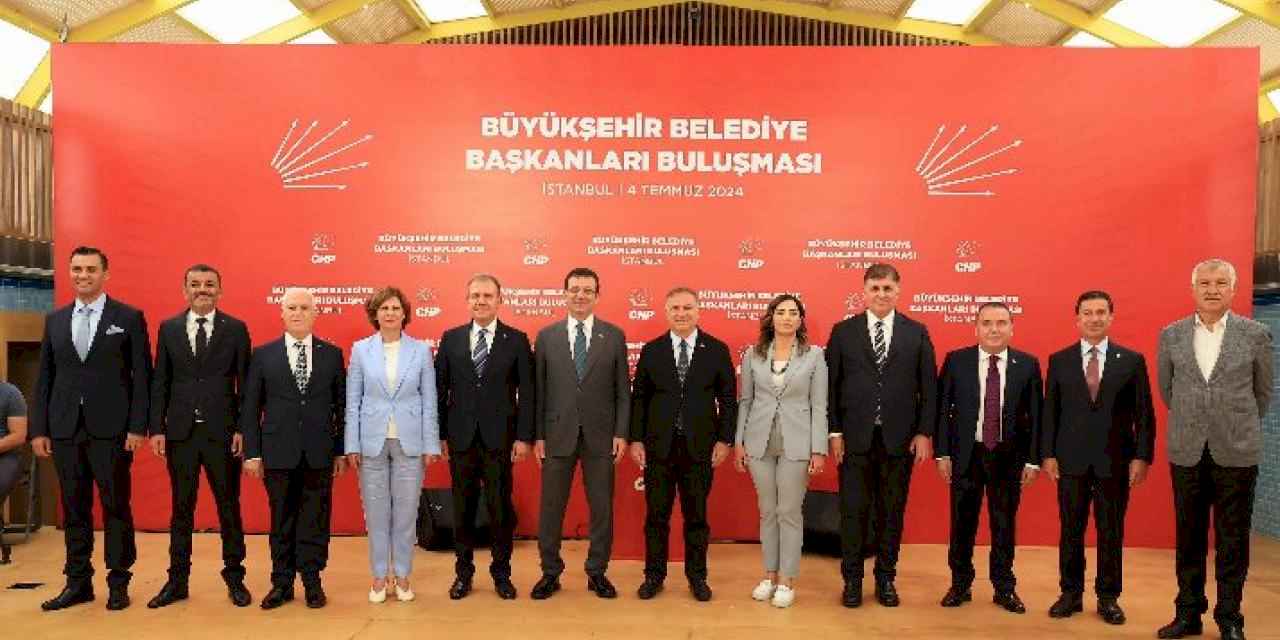 CHP’li Büyükşehir Belediye Başkanları İstanbul’da buluştu