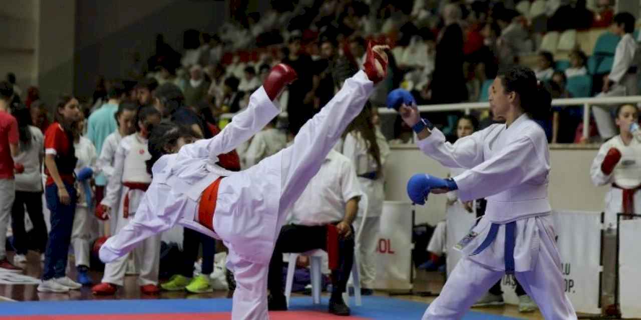 Gemlik'te karate şöleni