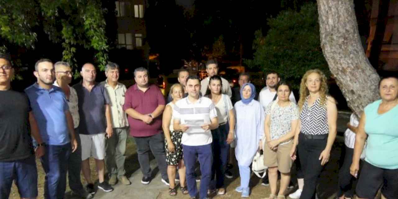 AK Parti Marmaris’ten belediyenin satış kararına gece eylemi