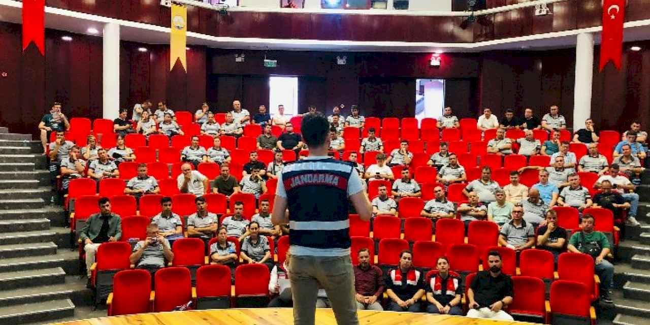 Jandarma siber dolandırıcılığa karşı Trakya Üniversitesi'nde eğitim verdi