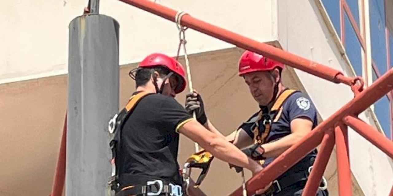 Büyükşehir personeline yüksekte güvenli çalışma eğitimi