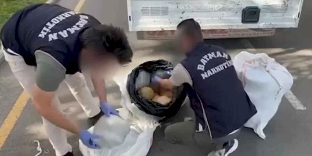 Zehir tacirlerine 27'nci operasyon! 1,7 ton uyuşturucu ele geçirildi