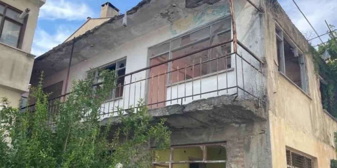 Mudanya, Güzelyalı’da başıboş evler korku saçıyor