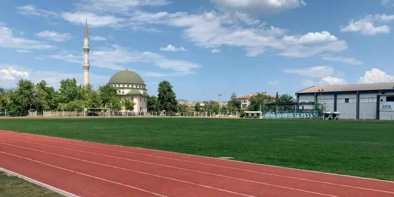 Kestel'de amatör futbolculara çim saha desteği