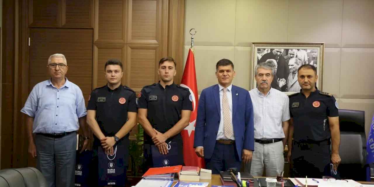 Büyükşehir’den ‘can dostu’ kurtaran itfaiye personeline teşekkür