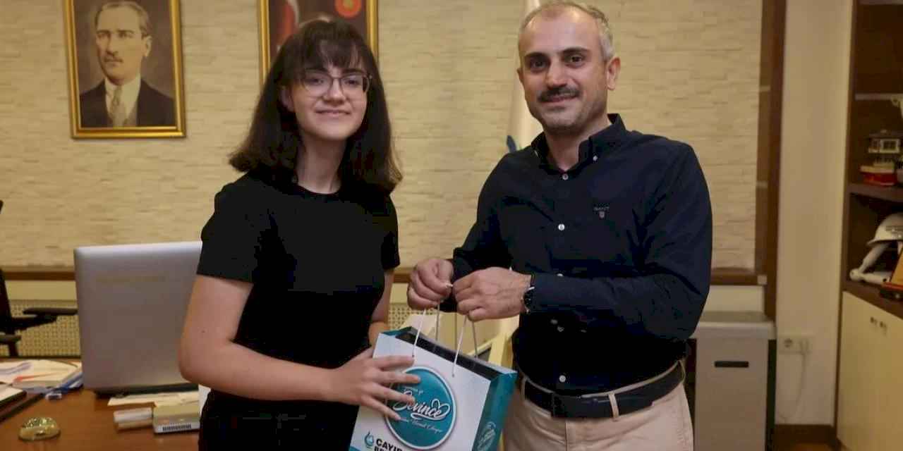 Başkan Çiftçi başarılı öğrenciyi ağırladı