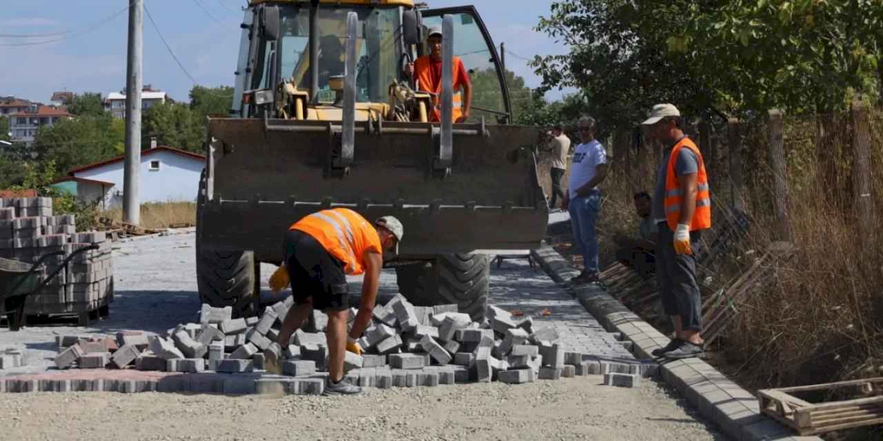 İzmit'te parke yol çalışmaları sürüyor