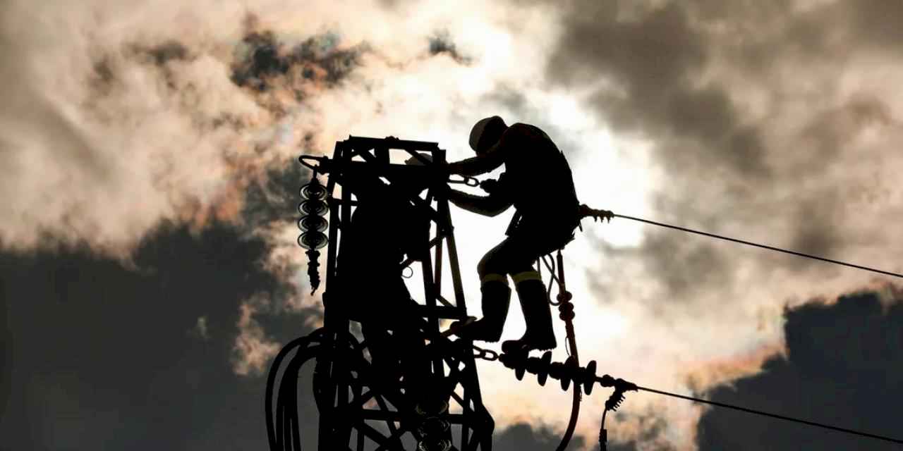 Akdeniz’de aşırı sıcaklar elektrik tüketimine her gün yeni rekor kırdırıyor