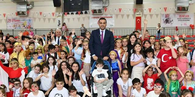 Çiğlili çocuklar eğlence parkında buluşuyor