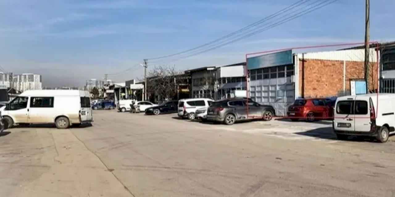 Bursa’da küçük sanayi esnafı sinek avlıyor