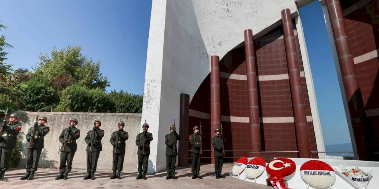 3. Cumhurbaşkanı Bayar Gemlik'te anıldı