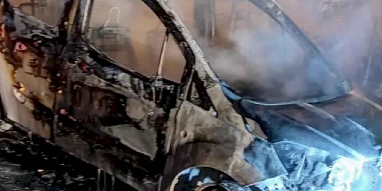 Düzce'de hafif ticari araç küle döndü