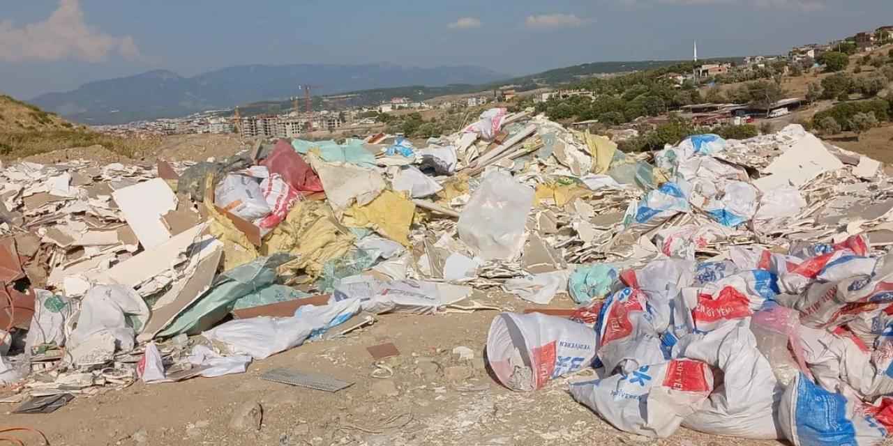 İzmir Karabağlar'da moloza geçit yok!