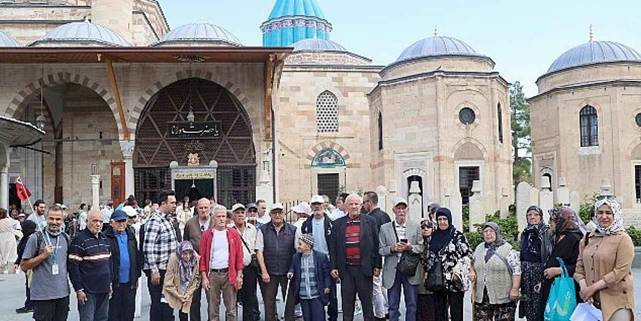 Konya Büyükşehir, Dünya Yaşlılar Günü'nde Büyüklerimizi Unutmadı