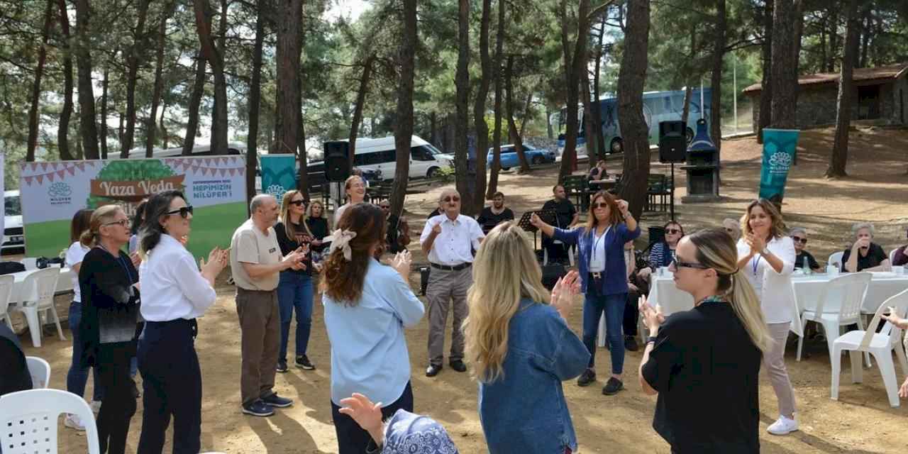 Nilüfer'de huzurevi sakinleri yaza piknikle veda etti