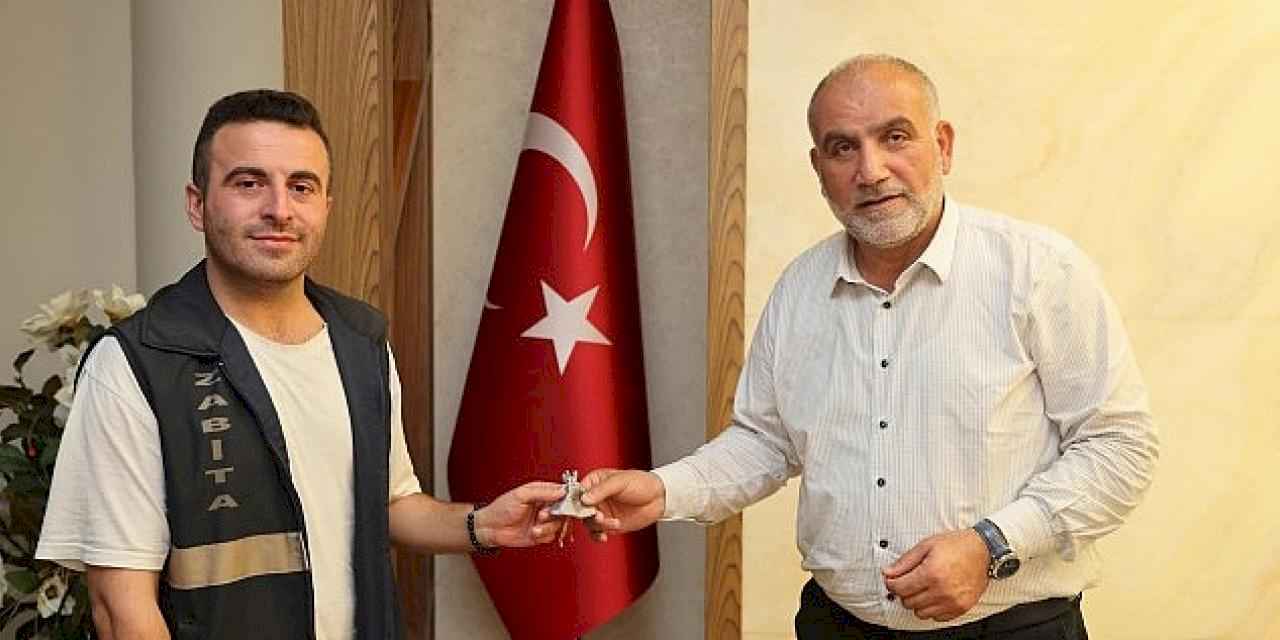Başkan İbrahim Sandıkçı'dan Kahraman Zabıtalara Ödül