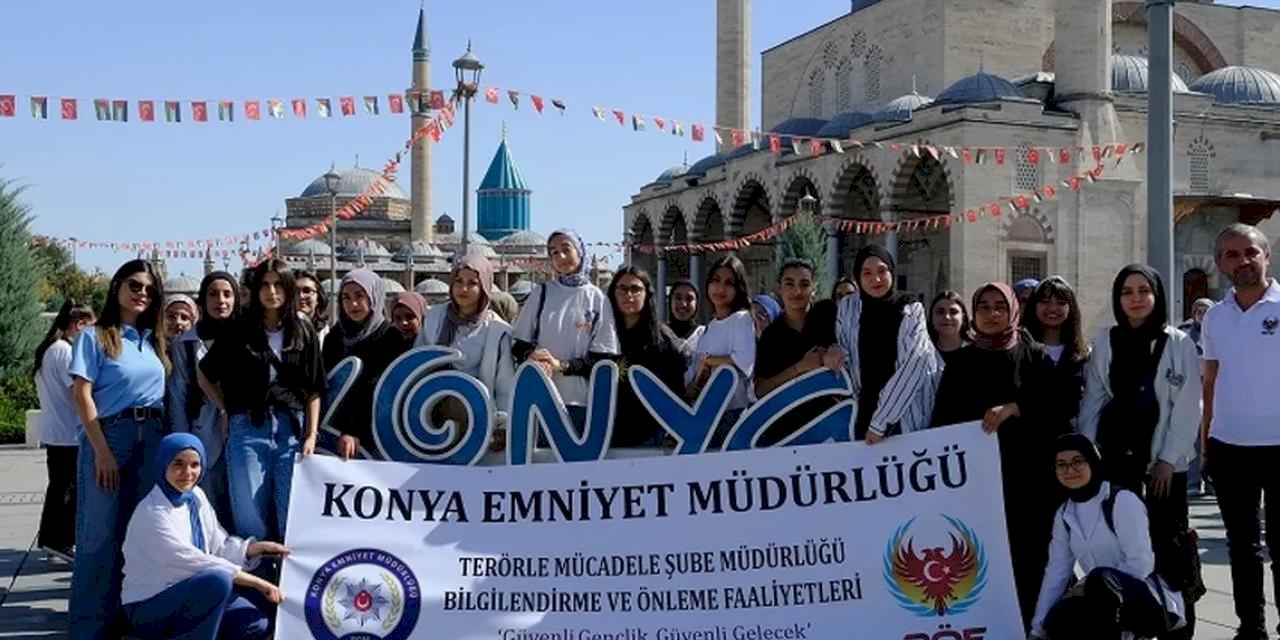 Konya'da liseliler propagandalara karşı bilinçleniyor