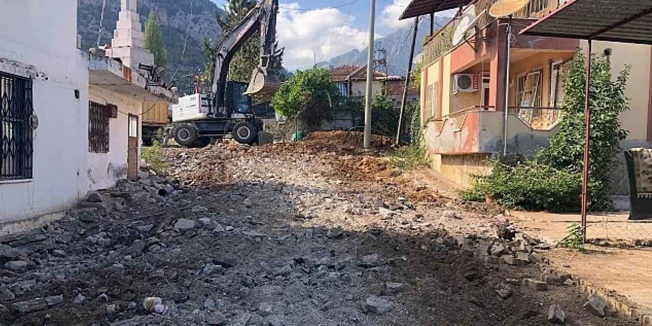 Kemer'de altyapı çalışmaları sürüyor
