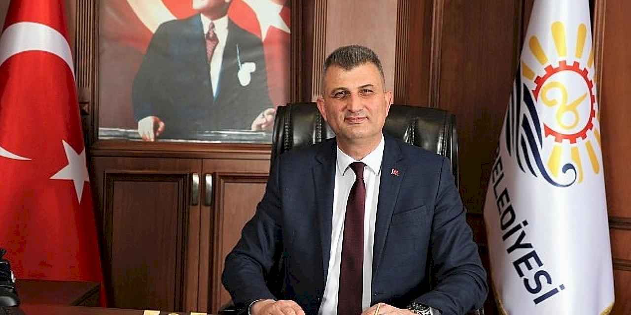 Gölcük Belediye Başkanı Ali Yıldırım Sezer, yayınladığı mesajı ile 17 Ekim Dünya Astsubaylar Gününü kutladı.